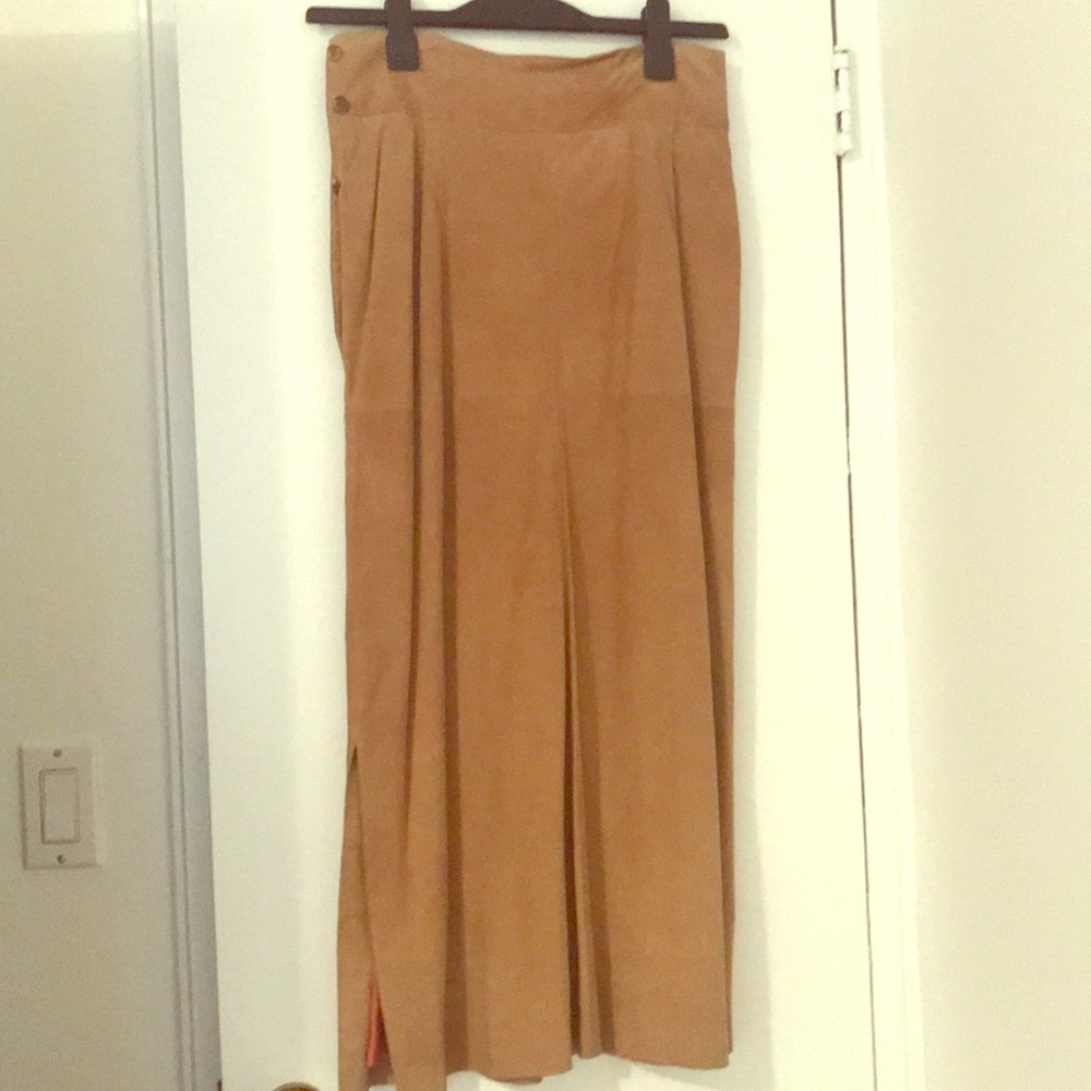 Calvin Klein tan suede skirt. Like new.